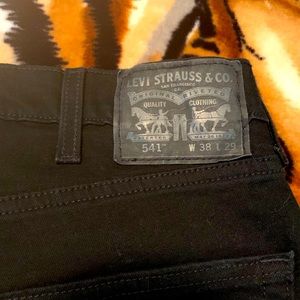 🔥Levi’s 541 black jeans for sale. Worn once. Very nice. W38 L29